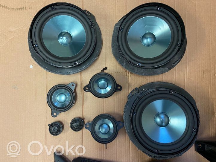 Mercedes-Benz E W211 Kit sistema audio 2118207602