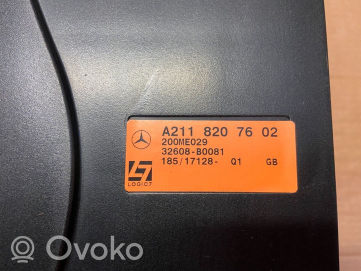 Mercedes-Benz E W211 Kit sistema audio 2118207602