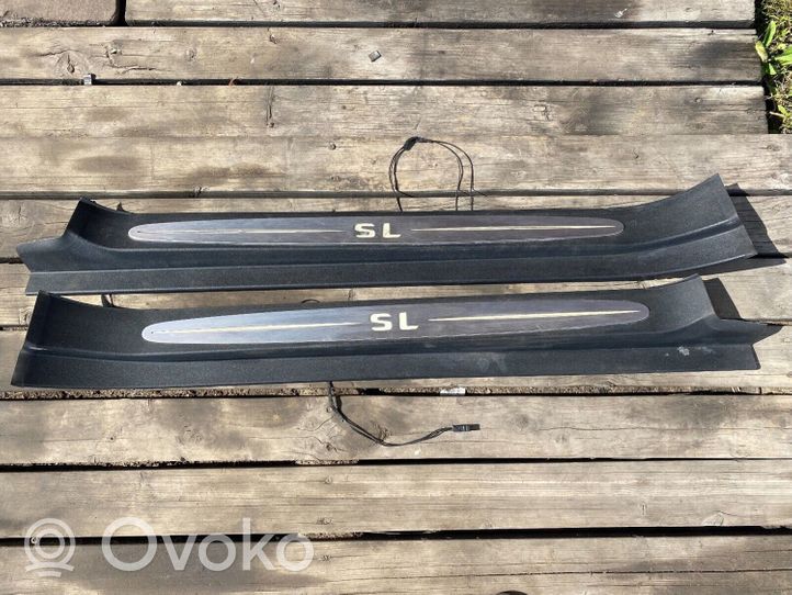 Mercedes-Benz SL R230 Sliekšņu apdares komplekts (iekšējais) A2306800435