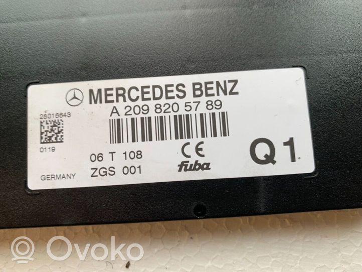 Mercedes-Benz CLK A209 C209 Wzmacniacz anteny A2098205789