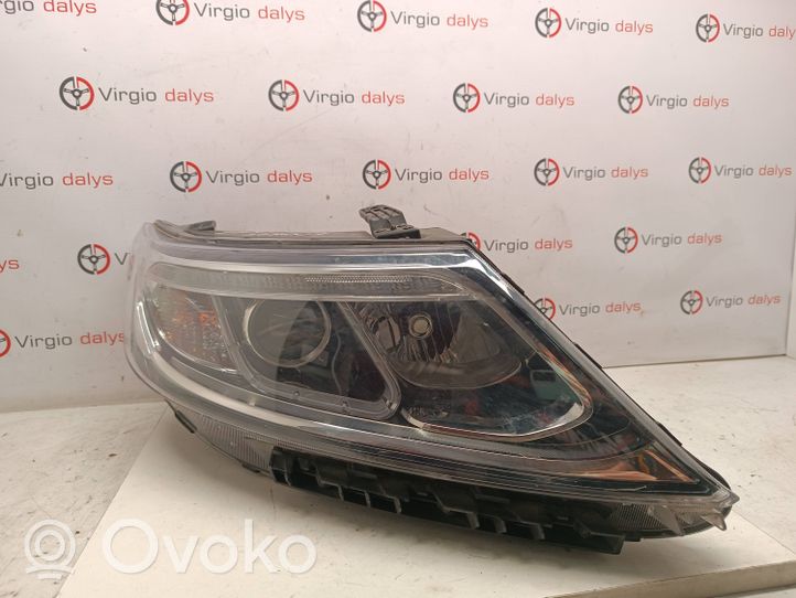 KIA Sorento Lampa przednia 921022p580