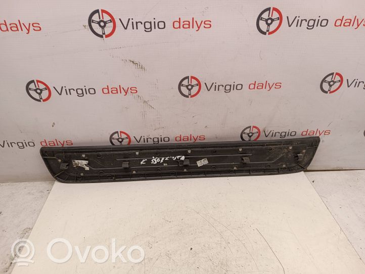 KIA Sorento Etuoven kynnyksen suojalista 858812p000