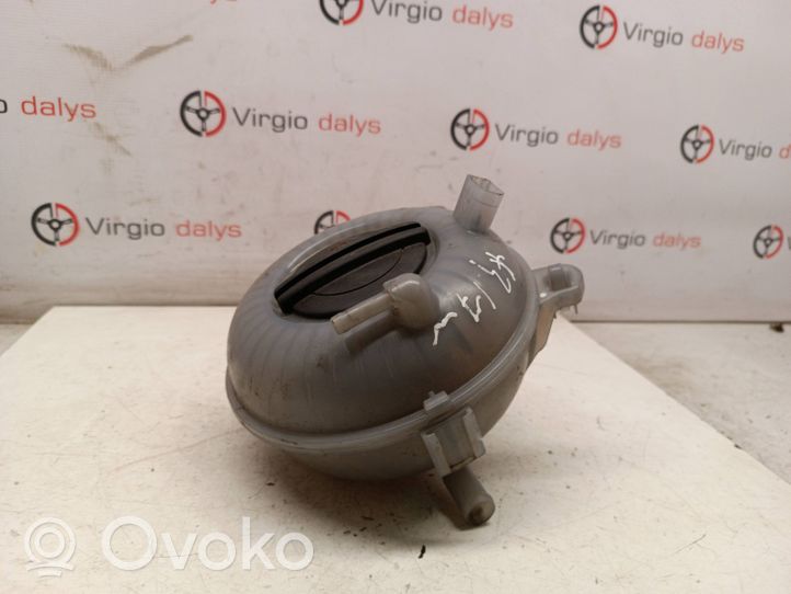 Audi A3 S3 8V Vase d'expansion / réservoir de liquide de refroidissement 5q0121407g