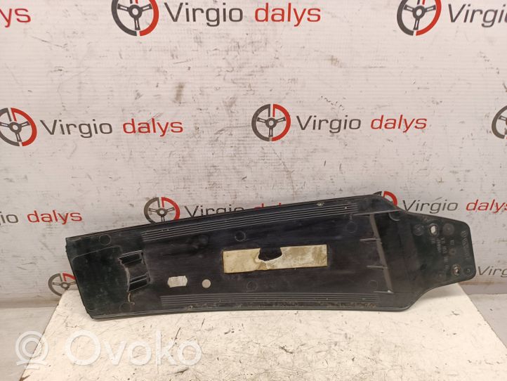 Volkswagen PASSAT CC Altro elemento di rivestimento sottoporta/montante 3C8853318B