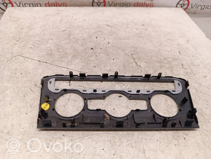 Volkswagen Tiguan Console centrale, commande chauffage/clim 5NB820073A