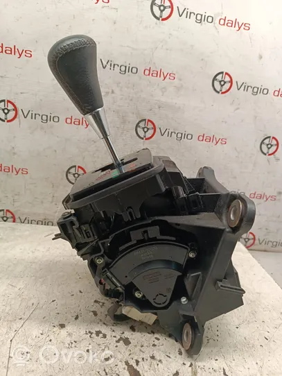 Toyota Yaris Vaihteenvalitsimen verhoilu 8945152020