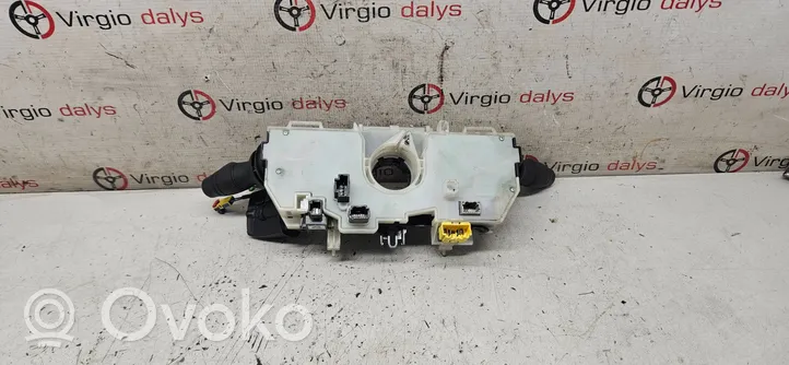 Renault Megane III Leva/interruttore dell’indicatore di direzione e tergicristallo 255670017R