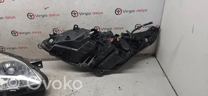 Citroen C4 I Lampa przednia 9646893880