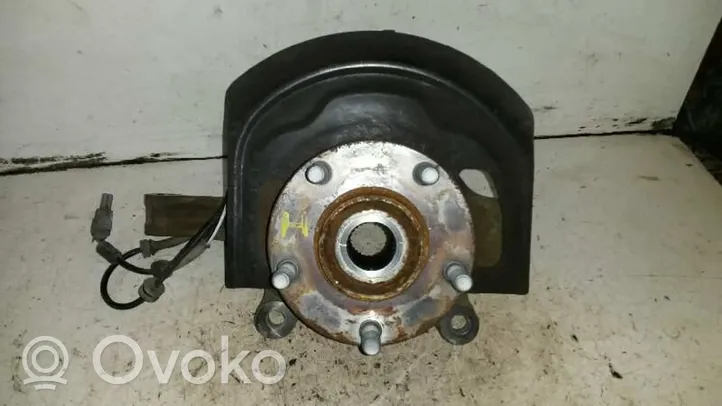 Nissan Qashqai+2 Fusée d'essieu de moyeu de la roue avant 40015JD000