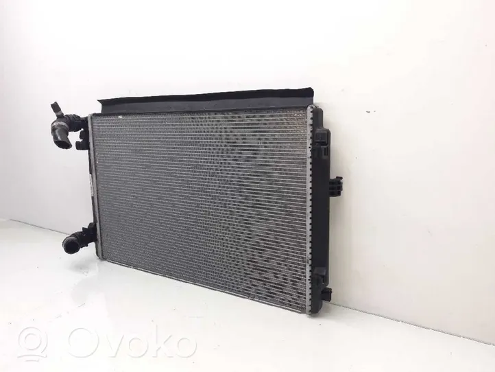 Volkswagen Touran II Coolant radiator 5Q0121251ER