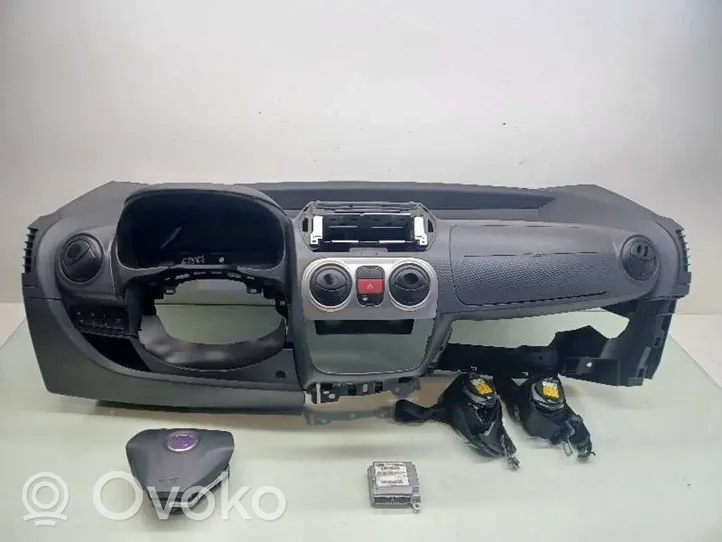 Fiat Qubo Poduszki powietrzne Airbag / Komplet 611134500B