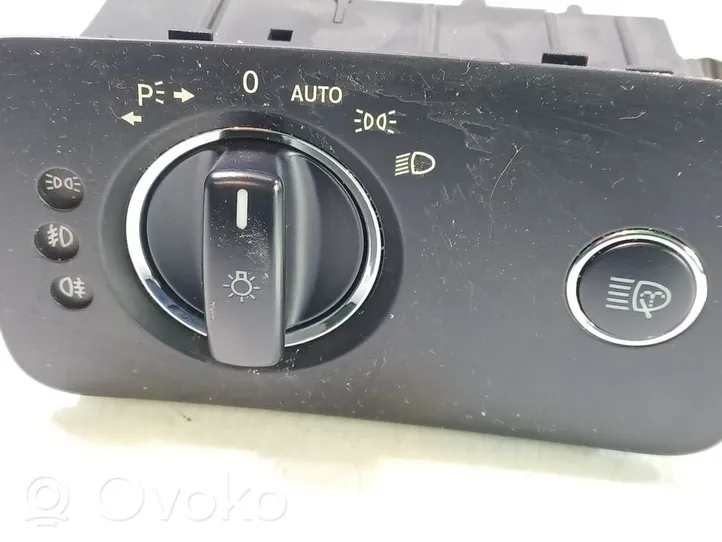 Mercedes-Benz CLS AMG C219 Interrupteur d'éclairage de la cabine dans le panneau A2195450104