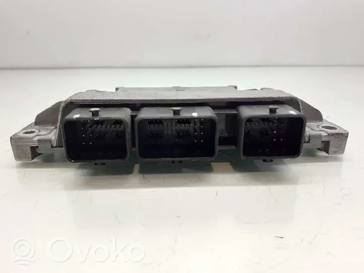 Dacia Sandero Motorsteuergerät ECU 8200672654