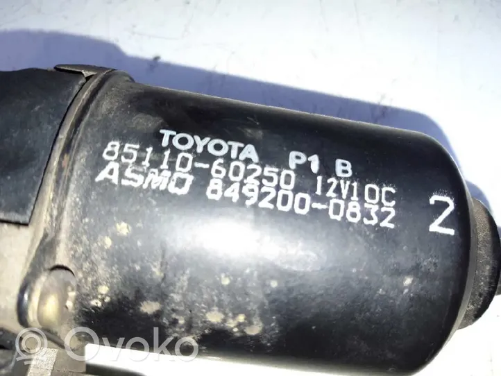 Toyota Land Cruiser (J100) Silniczek wycieraczek szyby przedniej / czołowej 8511060250