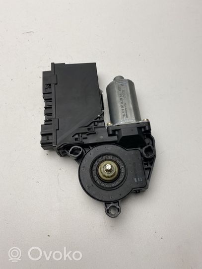 Volkswagen Touareg I Front door window regulator motor 3D1959793