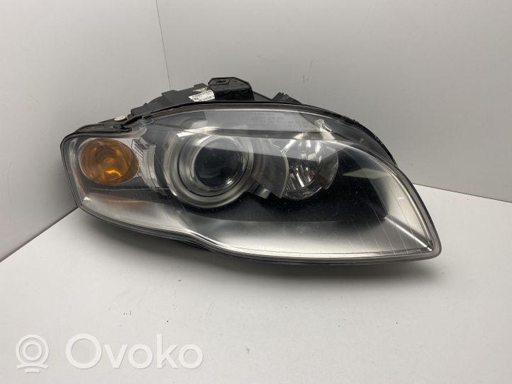 Audi A4 S4 B7 8E 8H Lampa przednia 8E0941004AP