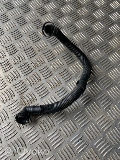 Audi A4 S4 B7 8E 8H Breather hose/pipe 06F103235