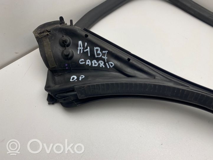 Audi A4 S4 B7 8E 8H Front door rubber seal 8H0831708