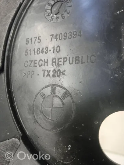 BMW 3 G20 G21 Dzinēja apakšas aizsargs 7428177