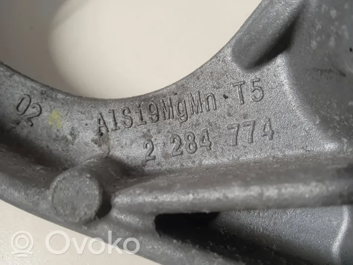 BMW M4 F82 F83 Takatasauspyörästön kannatin 2284774