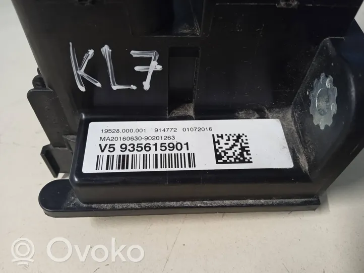 BMW M4 F82 F83 Current control relay 9356159