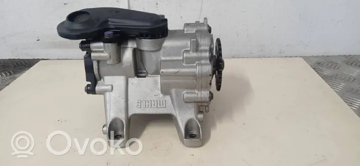 BMW 3 F30 F35 F31 Oil pump 7643047