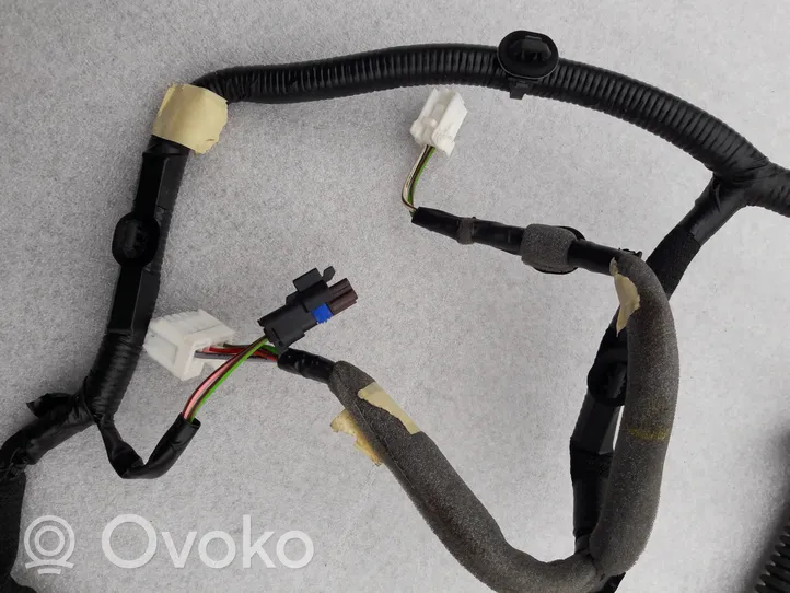 Renault Kadjar Takaoven johtosarja 241269619R