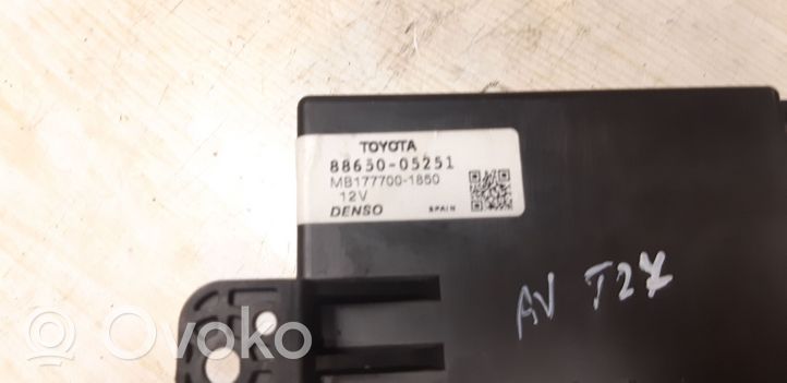 Toyota Avensis T270 Mukavuusmoduuli 8863005251