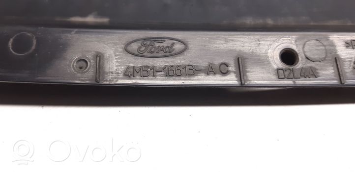 Ford Focus Dzinēja pārsega slēdzenes dekoratīvā apdare 4M5116613AC