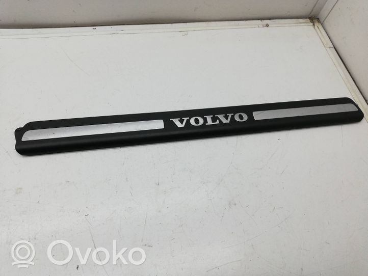 Volvo V70 Kynnyksen/sivuhelman lista 8659960