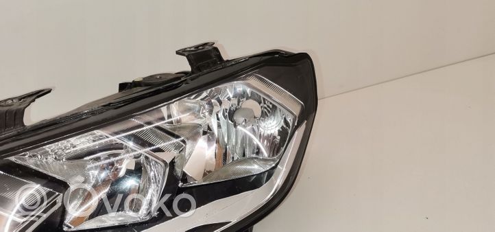 Audi A1 Lampa przednia 82A941003