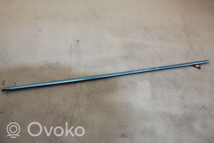 Volkswagen Golf VI Rivestimento modanatura del vetro della portiera anteriore 5K7853283A