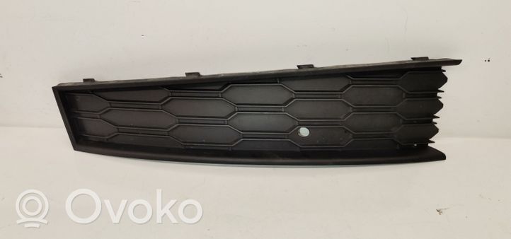 Skoda Scala Mascherina inferiore del paraurti anteriore 657807681A