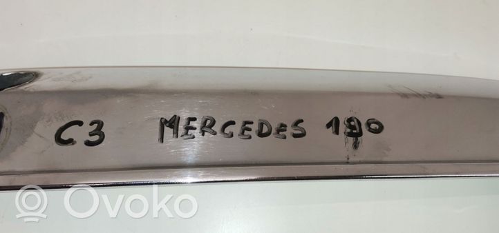 Mercedes-Benz 190 W201 Griglia superiore del radiatore paraurti anteriore 