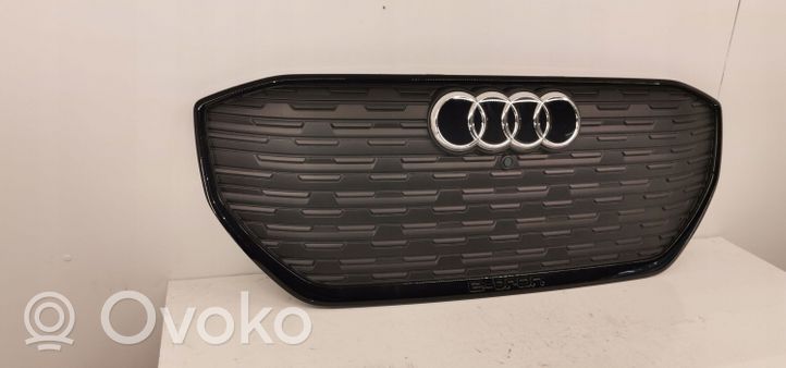 Audi Q4 Sportback e-tron Augšējais režģis 89A853651A