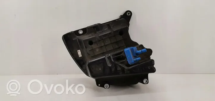 Audi A4 S4 B9 8W Жидкостный резервуар AdBlue 8W0131878AT