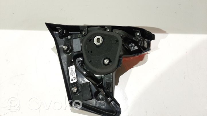 Toyota C-HR Luci posteriori del portellone del bagagliaio 81580F4010