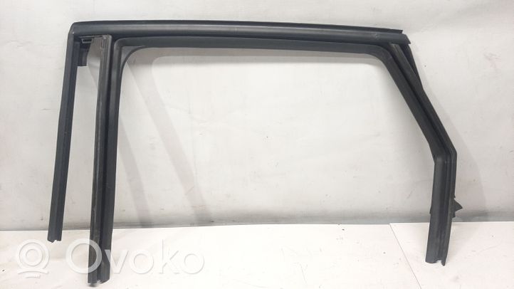 Opel Grandland X Joint / vitre de porte arrière 9814856880