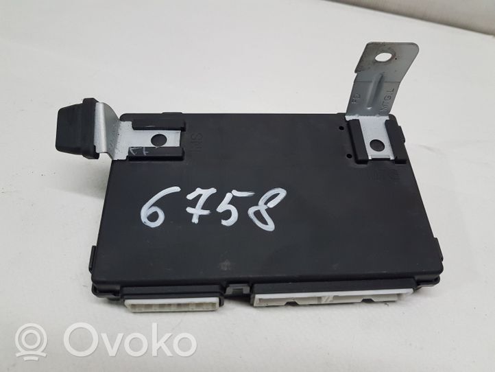 Hyundai i30 Antenos valdymo blokas 954002R000