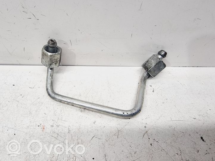 Audi A4 Allroad Tuyau d'alimentation d'injecteur de carburant 03L130301