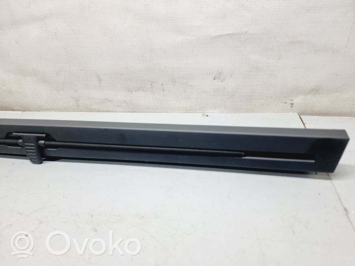 Audi SQ7 Takaoven häikäisysuoja/verho 4M0861333DQBC