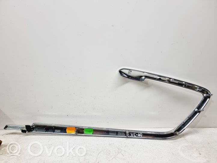 Volvo V60 Moulure/baguette de porte avant 8635859