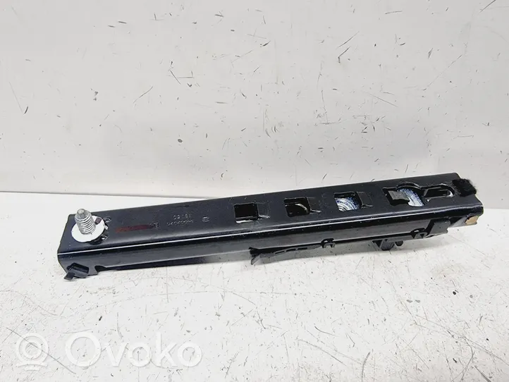 Peugeot 3008 II Rail de réglage hauteur de ceinture de sécurité 9813550780