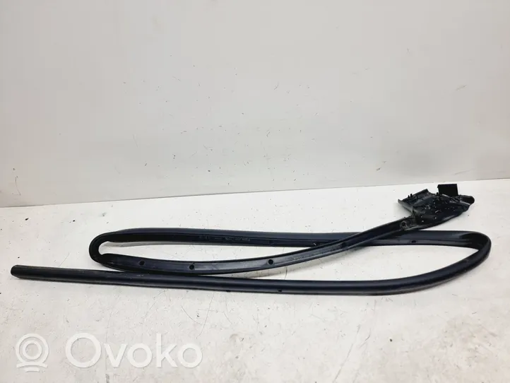 Opel Mokka B Takaoven kumitiiviste 9834793880