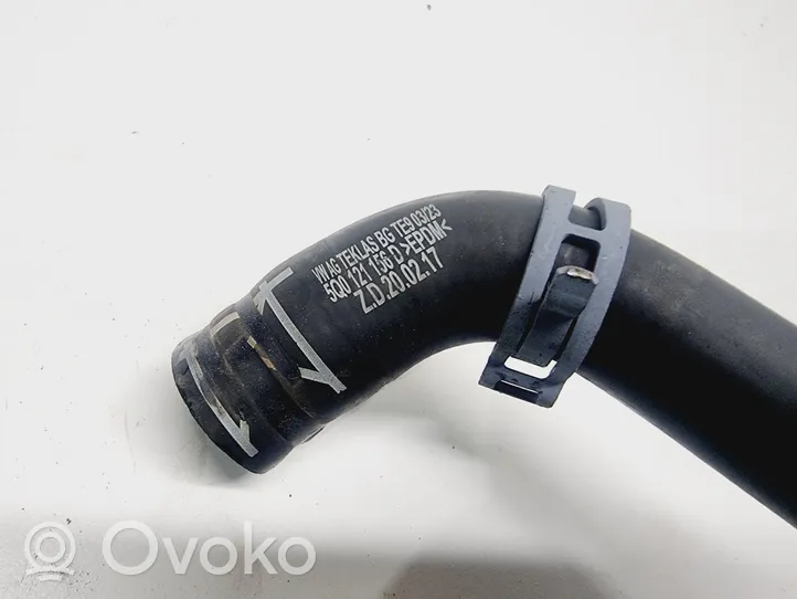Skoda Karoq Tubo flessibile del liquido di raffreddamento del motore 5Q0121156D