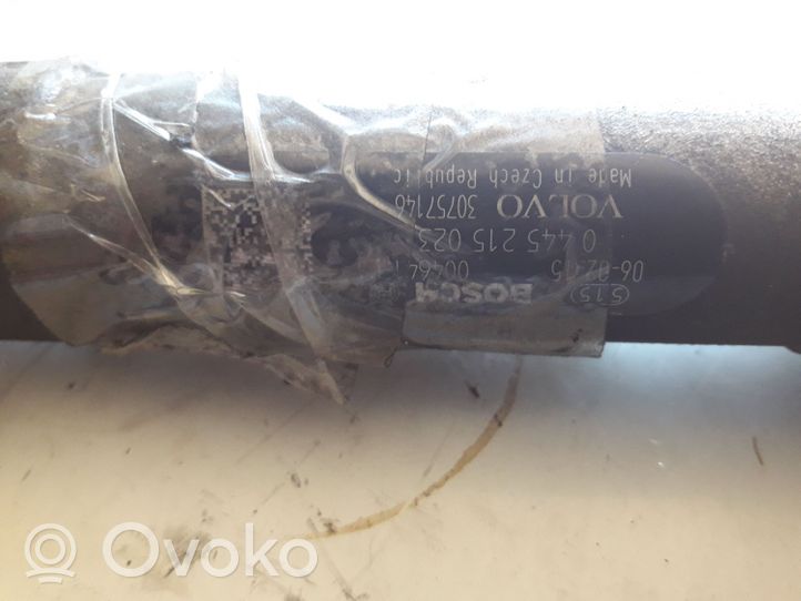 Volvo V70 Fuel distributor 0445215023