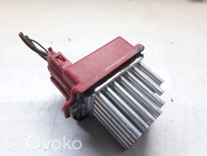 Audi A4 S4 B5 8D Heater blower fan relay 