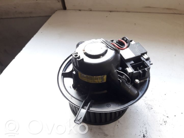 Volkswagen PASSAT B6 Heater fan/blower, 30.00 € RRR
