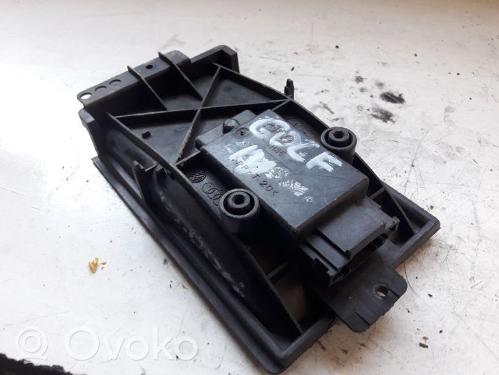 Volkswagen Golf IV Heater blower fan relay 