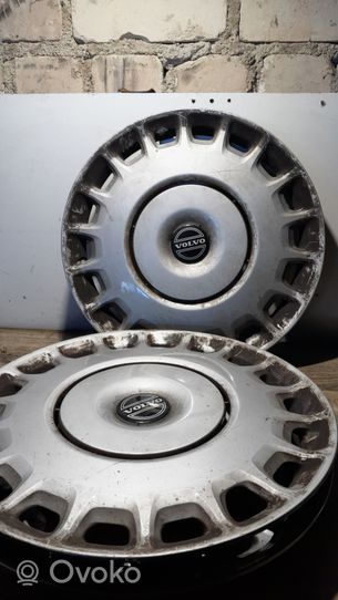 Volvo S40 R15 wheel hub/cap/trim 30615582